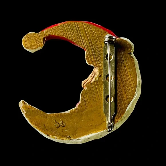Vintage Resin Santa Claus Crescent Moon Brooch - Picture 2 of 2